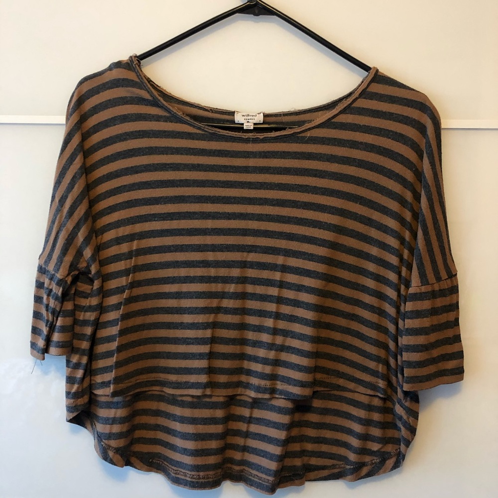 $9 With Purchase Wilfred Half Sleeve Cropped Top